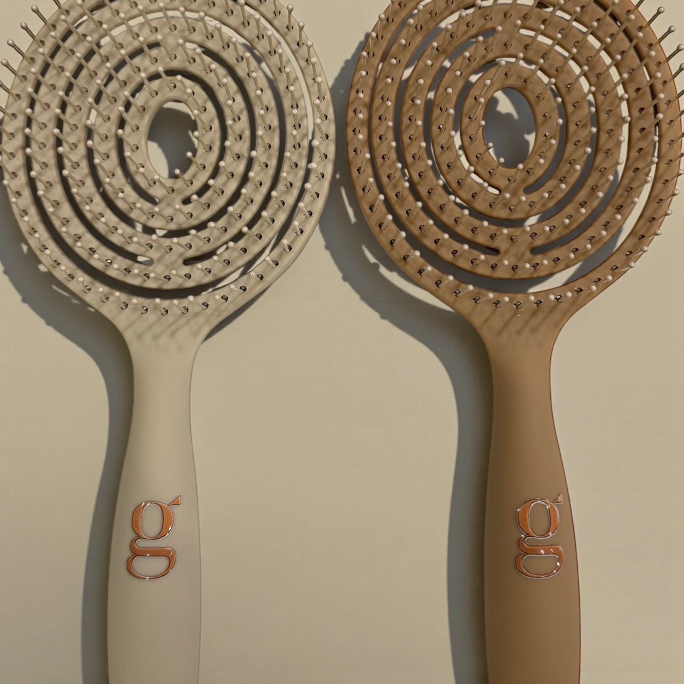 "GHUD" Signature Detangling Brush